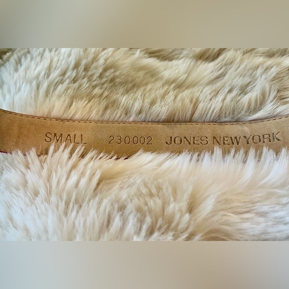 1980s Deep Pink Jones New York Leather Belt/Gold Toned Clasp - Size small- Rare - Picture 4 of 5
